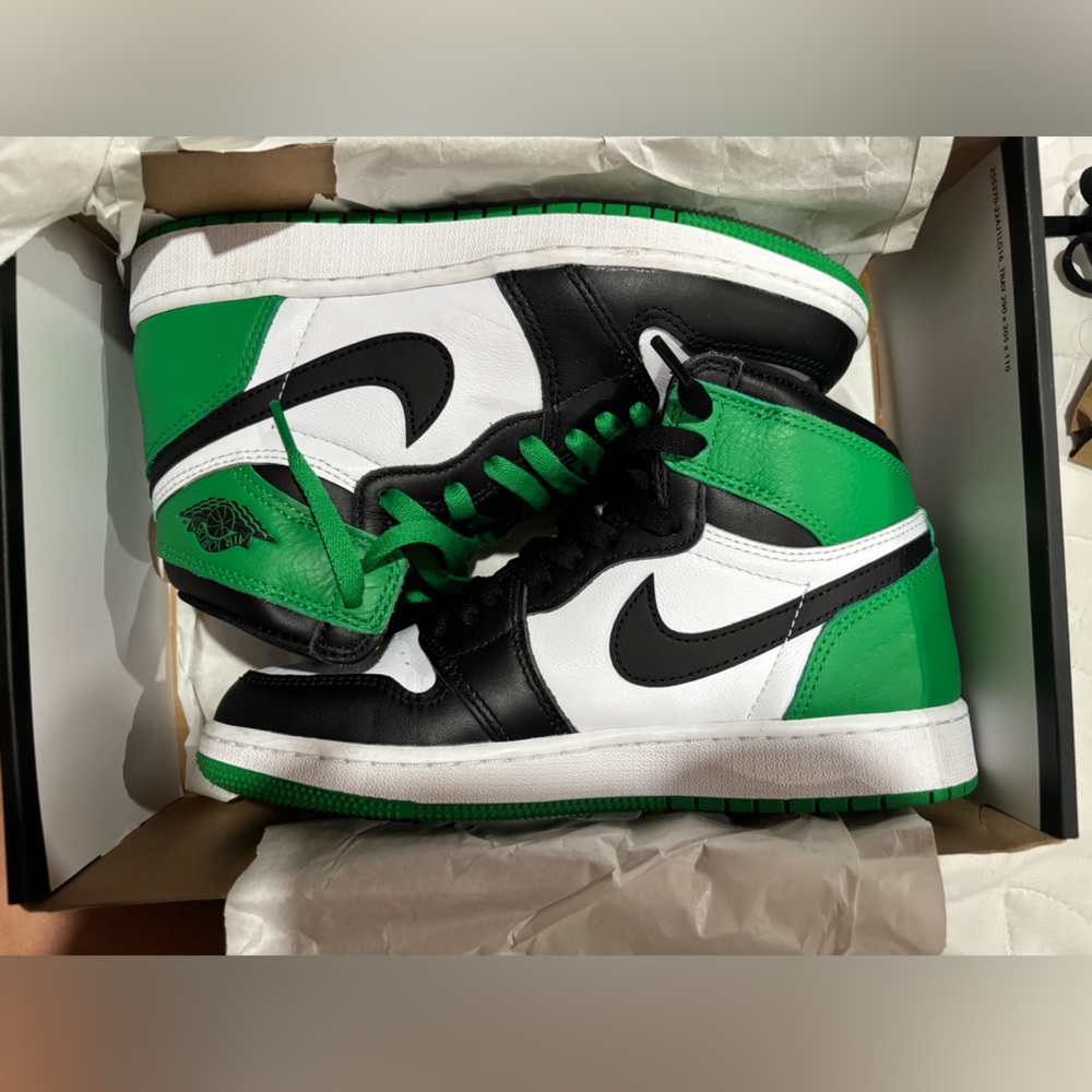 Nike Jordan 1 Lucky green Youth size